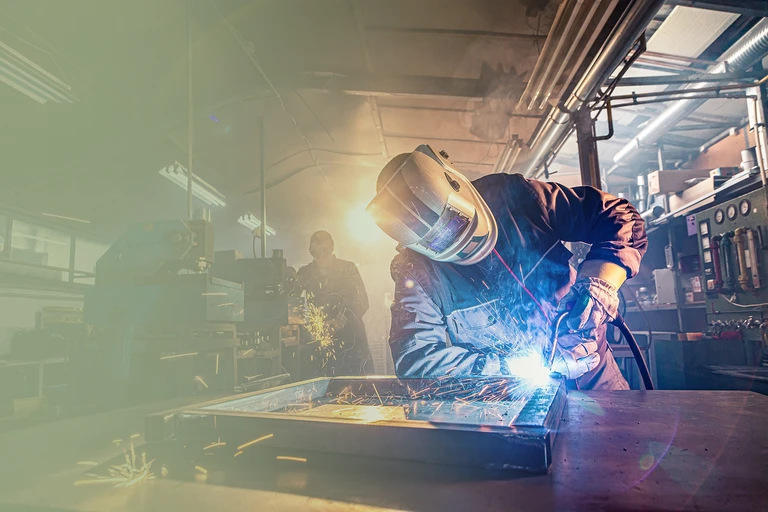 SVÁŘEČSKÉ PRÁCE A KOVOVÝROBA